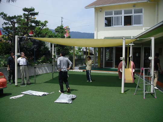 幼稚園・保育園・園庭日かげ